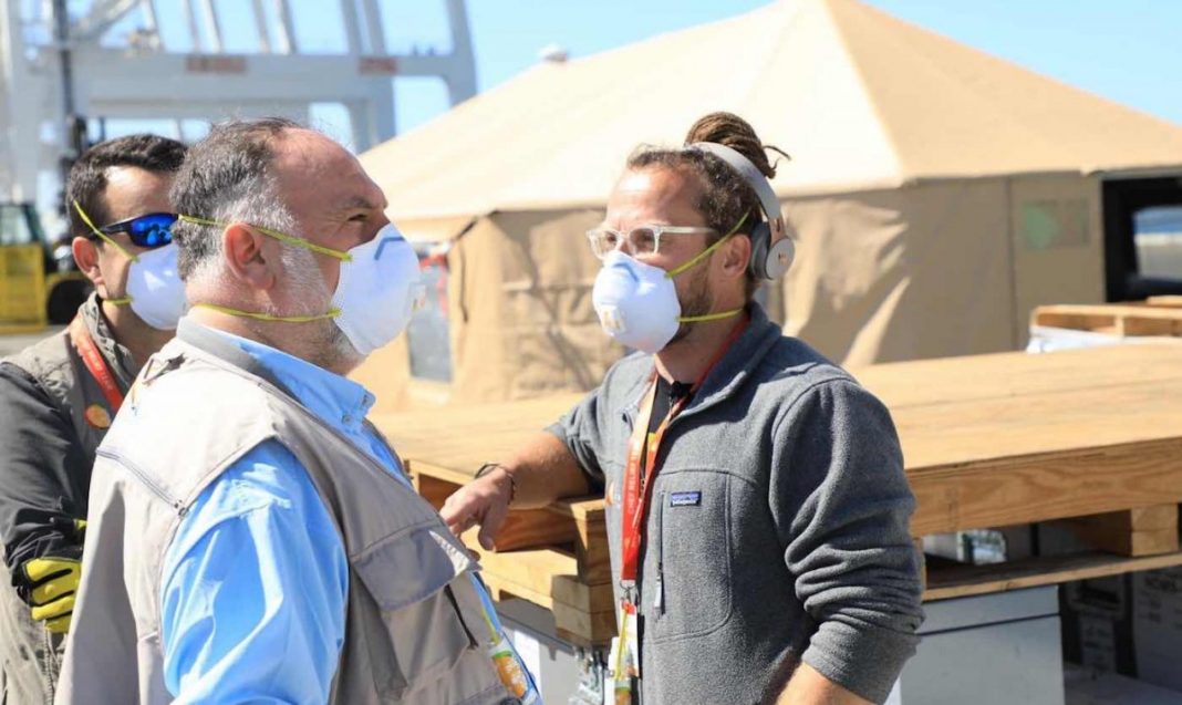 Chef premiado fecha seus restaurantes 5 estrelas e passa servir comida para necessitados durante a pandemia