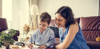 Melhorar a caligrafia do seu filho é com você: 5 dicas para ajudá-lo
