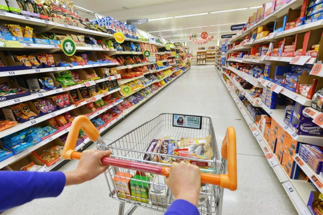 75% das pessoas pesquisadas, são contra o fechamento de supermercados aos domingos no Brasil
