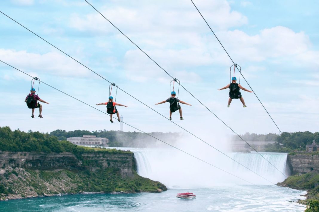 Se jogar de tirolesa nas Cataratas do Niágara deixou de ser um sonho. E custa apenas 40 dólares!