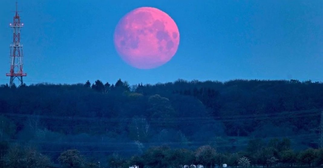 Uma super lua rosa ocorrerá dia 7 de abril