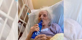 Idosa com 103 anos comemora a cura do Covid-19 tomando uma cerveja