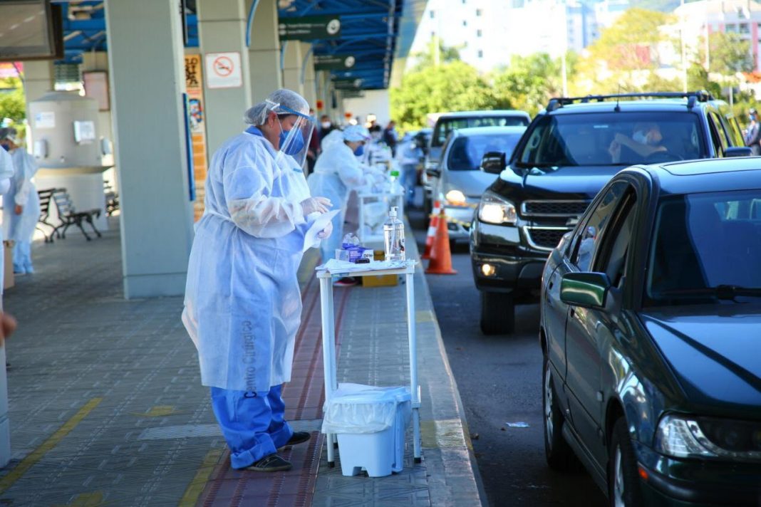 Florianópolis tem queda de 42% de infectados ativos nas últimas três semanas