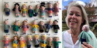 Professora tricotou bonecas de cada um de seus 23 alunos. Eu sinto a falta deles!