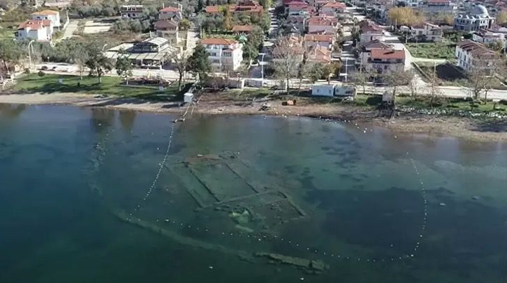 sabervivermais.com - Quarentena limpou as águas de um lago na Turquia e encontrou as ruínas de uma igreja antiga