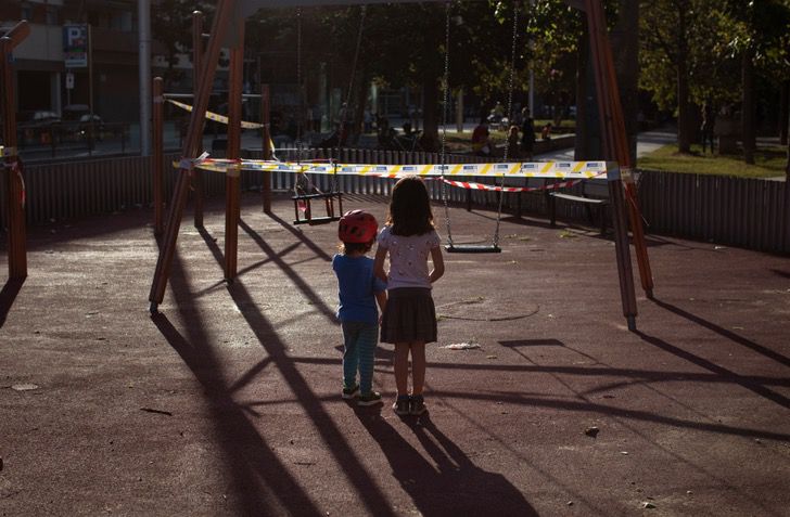 sabervivermais.com - Idosos se beijam novamente após 102 dias separados pelo coronavírus. O amor dos dois é eterno!