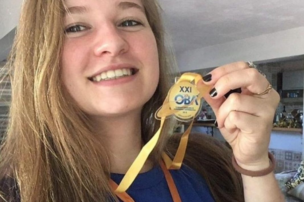 Estudante brasileira de 17 anos é selecionada para um curso na Nasa