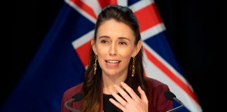 Nova Zelândia zera o contágio da Covid-19 e primeira-ministra dança para comemorar
