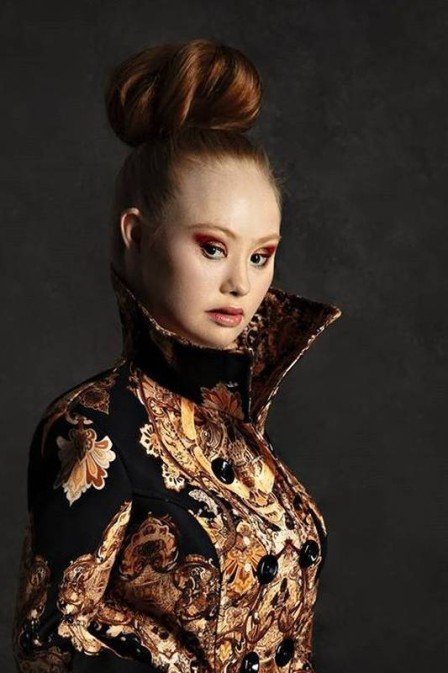 sabervivermais.com - Madeline Stuart, a primeira supermodelo com síndrome de down, revista a considera como um " fenômeno"