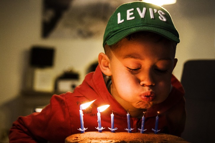 sabervivermais.com - Dono de restaurante doa bolos para crianças pobres comemorarem seus aniversários. Amor ao próximo!