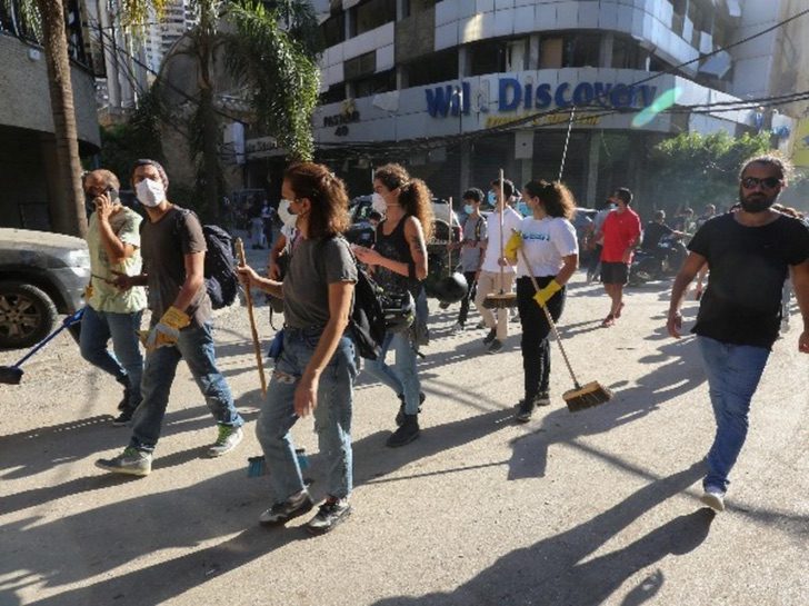 sabervivermais.com - Jovens do Líbano saem às ruas para limpar e reconstruir Beirute. Juntos eles vão reconstruir tudo novamente!