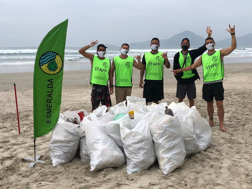 sabervivermais.com - Voluntários retiram 360 kg de lixo da Praia Grande, após feriado extendido