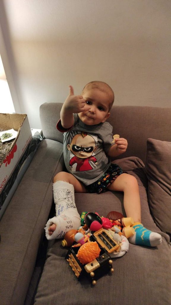 sabervivermais.com - Menino de 2 anos recebeu transplante de medula óssea, venceu leucemia e também COVID-19