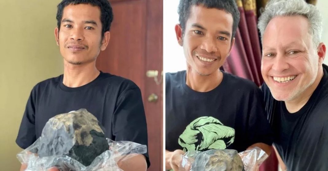 Indonésio fica milionário após meteorito cair em seu telhado. O dinheiro caiu do céu!