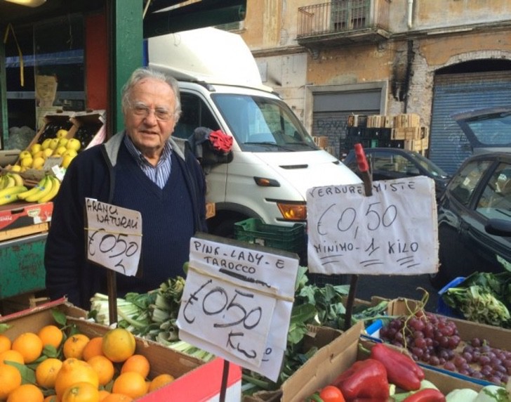 sabervivermais.com - Chef de 90 anos se dedica a cozinhar para os mais pobres. Tempero que alimenta quem mais precisa!