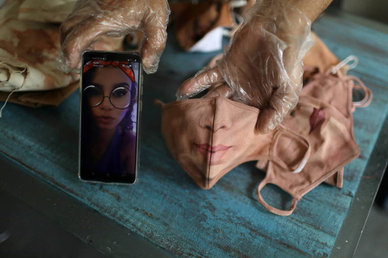 sabervivermais.com - Esse artista brasileiro desenha máscaras realistas com o rosto das pessoas