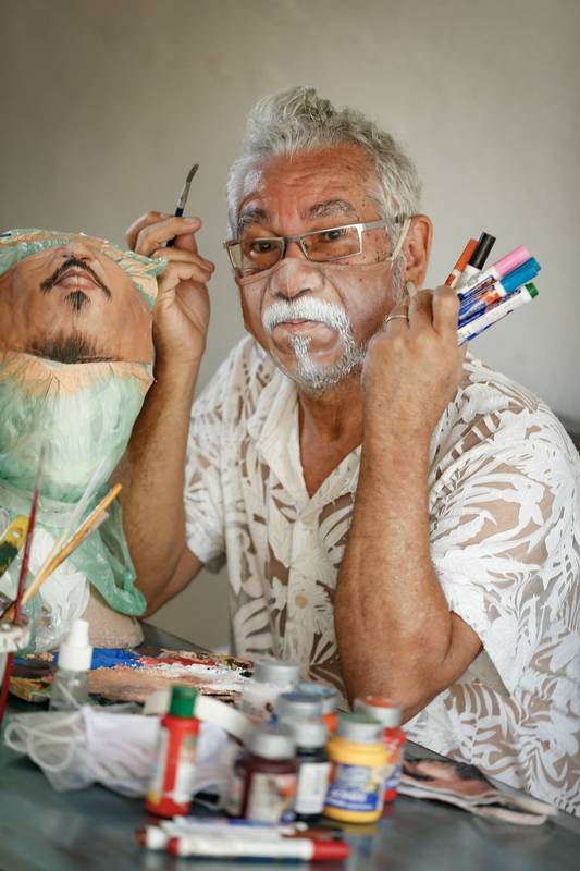 sabervivermais.com - Esse artista brasileiro desenha máscaras realistas com o rosto das pessoas