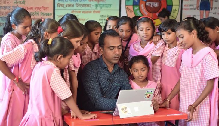 sabervivermais.com - Professor indiano ganha "Prêmio Nobel de Educação" por libertar meninas do casamento precoce.