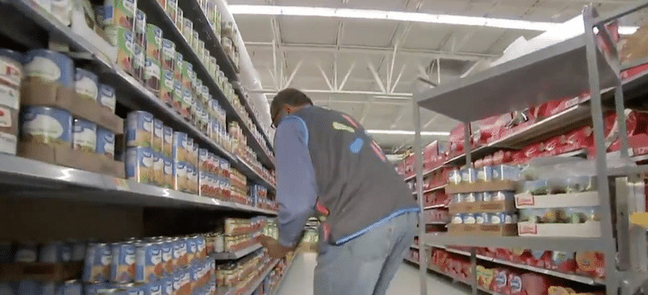 sabervivermais.com - Diretor de uma escola nos EUA trabalha &agrave; noite no Walmart para doar seu sal&aacute;rio a alunos em dificudades financeiras