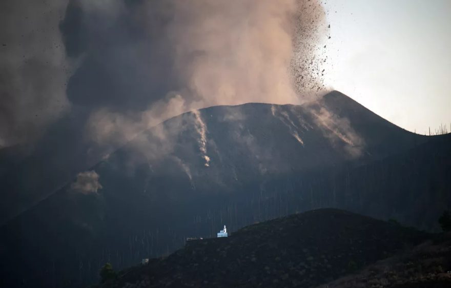 sabervivermais.com - Rios de lava do vulcão estão se aproximando do mar nas Canárias, autoridades estão bloqueando áreas perto das costas