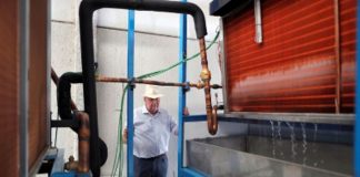 Idoso de 82 anos criou uma máquina capaz de produzir até 5000 litros de água e que poderia acabar com a seca. 