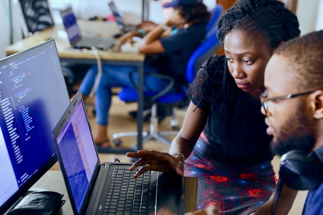 É possível ser feliz no ambiente de trabalho?