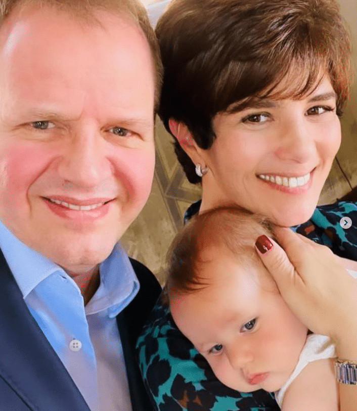 sabervivermais.com - Conhe&ccedil;a a hist&oacute;ria de amor de Mariana Godoy que levou um padre a abandonar a batina e se casar com ela