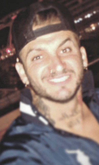 sabervivermais.com - Conhe&ccedil;a o jovem que se transformou em um 'alien negro', ele diz sofrer por n&atilde;o conseguir encontrar emprego (v&iacute;deo)