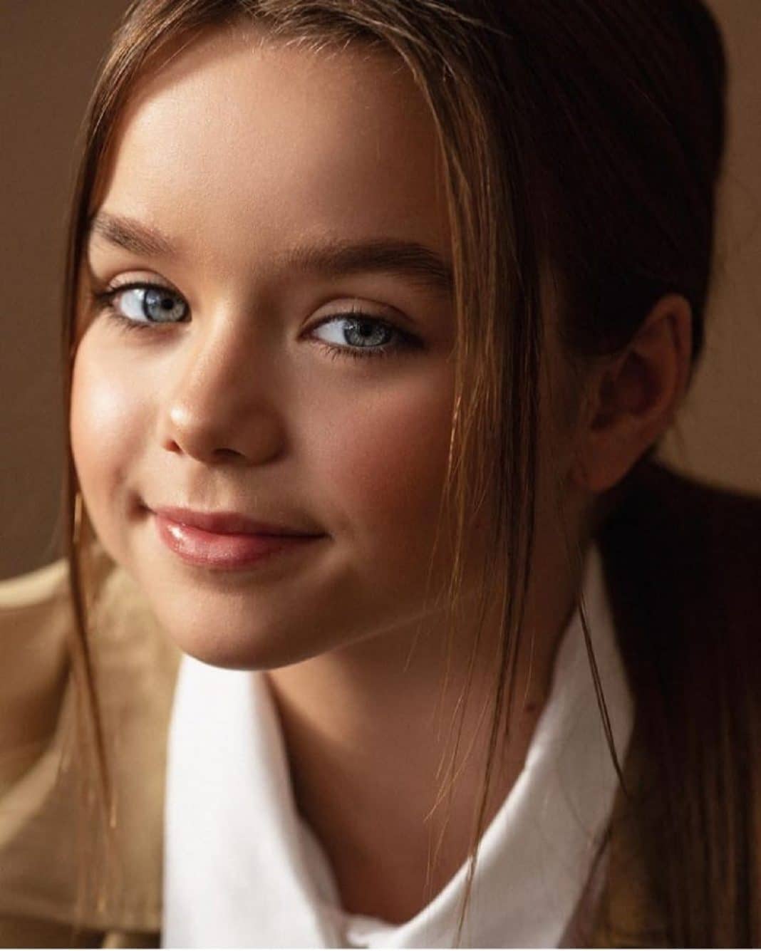 Russa de 6 anos eleita ‘menina mais bonita do mundo’ – Veja como ela está hoje.