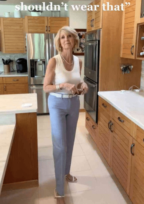 sabervivermais.com - Mulher de 76 anos &eacute; criticada por "n&atilde;o se vestir conforme a idade" respondeu vestindo um mai&ocirc;.