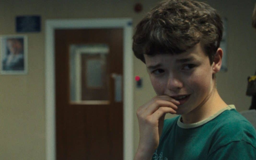 Entenda o Significado oculto do emoji de pílula usado na série Adolescência da Netflix
