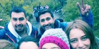 Foto de 6 Amigos Gera Mistério ao Aparecer um Sétimo Rosto Assustador