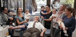 Morre aos 88 anos o australiano cujo sangue raro salvou mais de 2 milhões de bebês