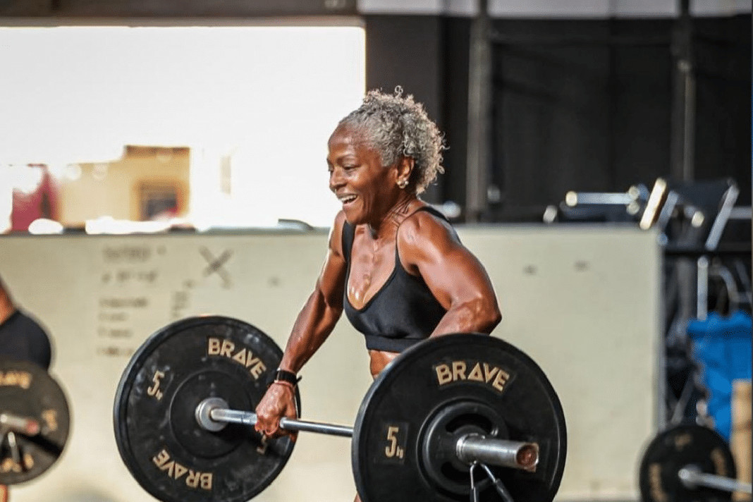 Avó de 64 anos emociona o Brasil com sua rotina de atleta e superação!