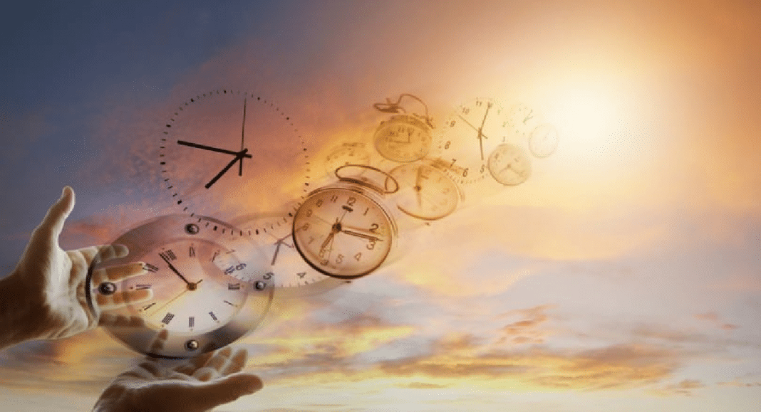POR QUE O TEMPO PARECE PASSAR MAIS RÁPIDO À MEDIDA QUE ENVELHECEMOS? A CIÊNCIA EXPLICA!