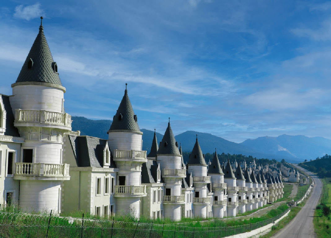 Construíram 700 castelos… mas ninguém nunca viveu lá
