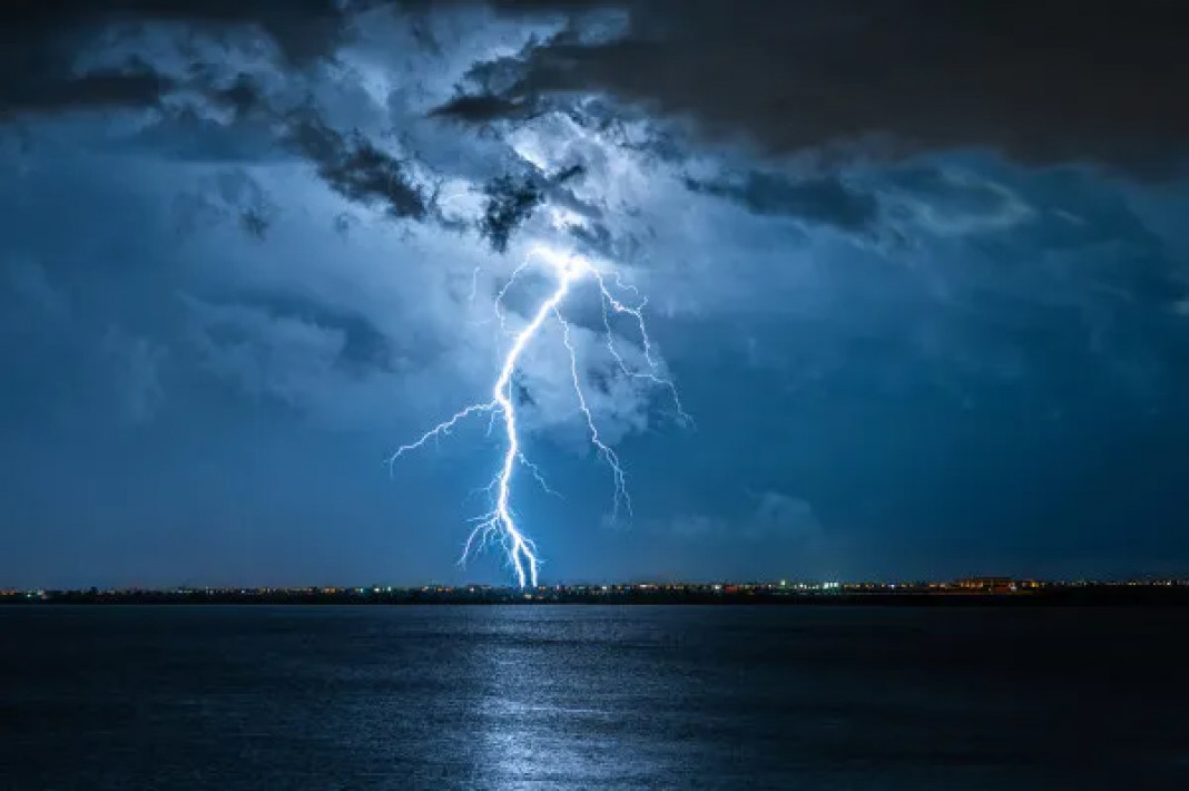 Alerta Máximo do Inmet: Tempestades de Grande Perigo em 4 Estados Até Terça (25)!