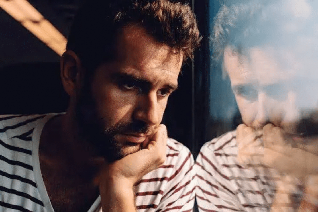 Sempre se sentiu diferente? O autismo em adultos explica mais do que você imagina