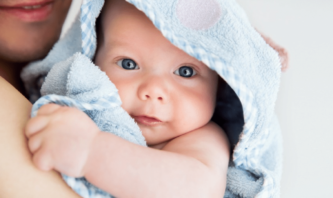 Simulação revela o que os bebês realmente enxergam ao nascer — e a internet ficou chocada