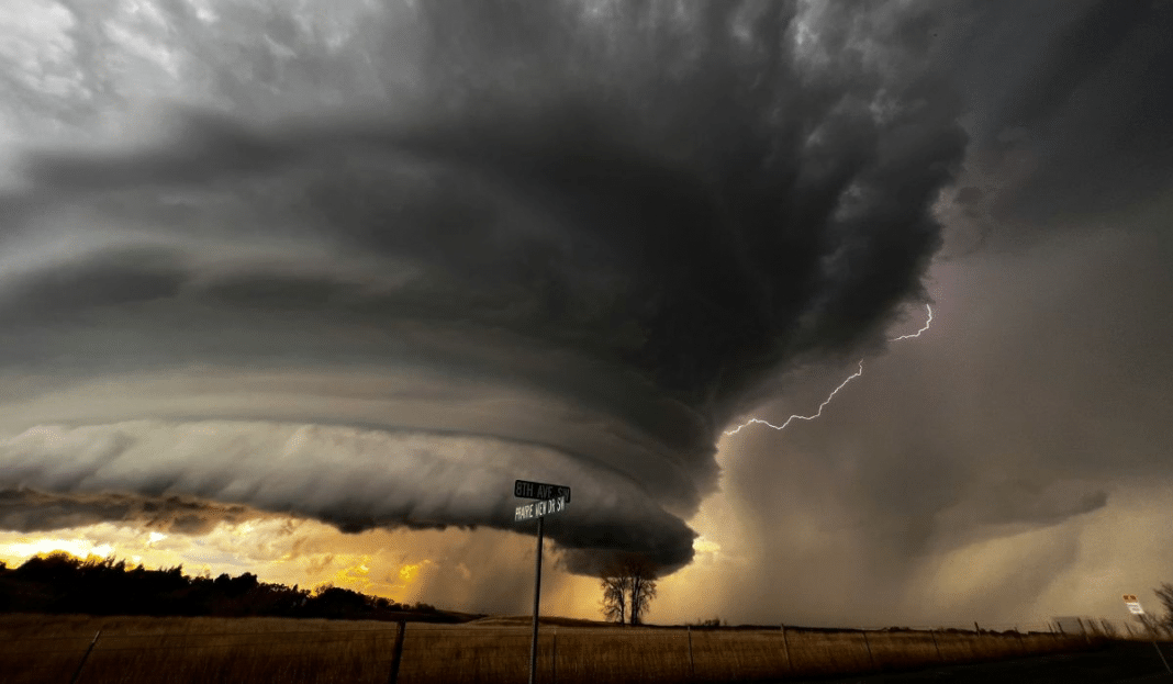 ciclone Quando o ciclone vai embora? Alerta severo permanece no Brasil — e a previsão surpreende