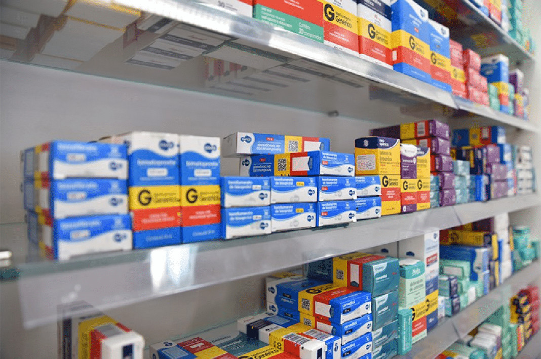 Anvisa manda retirar medicamentos populares das farmácias e proíbe propaganda