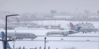 Megatempestade de neve paralisa EUA e cancela voos no Brasil em efeito dominó global