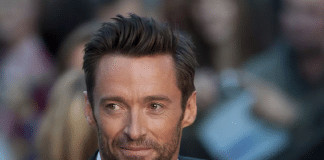 Hugh Jackman surge irreconhecível como Robin Hood em filme sombrio da A24