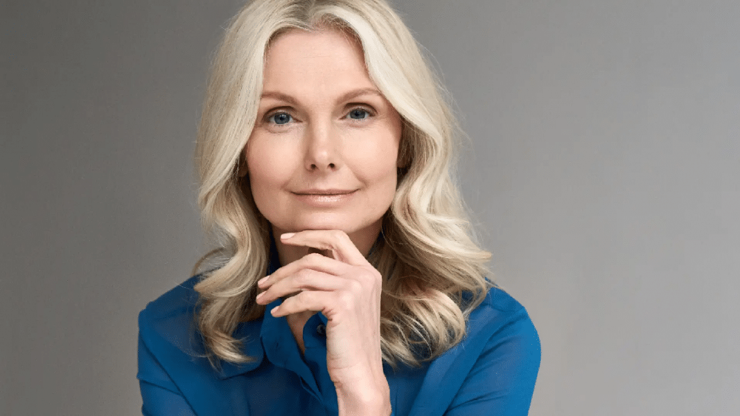 As cores perfeitas para mulheres que querem parecer mais jovens — sem abrir mão da elegância