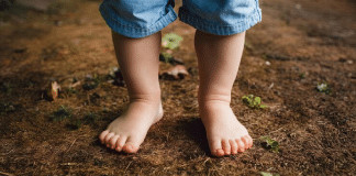 COREIA DO SUL APOSTA EM CALÇADAS DE TERRA EM PRAÇAS. VEJA O MOTIVO!