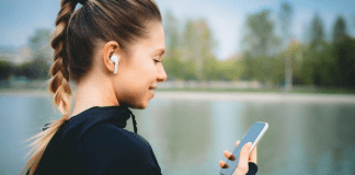 Fones de ouvido estão causando distúrbios cerebrais: VERDADE OU BOATO?