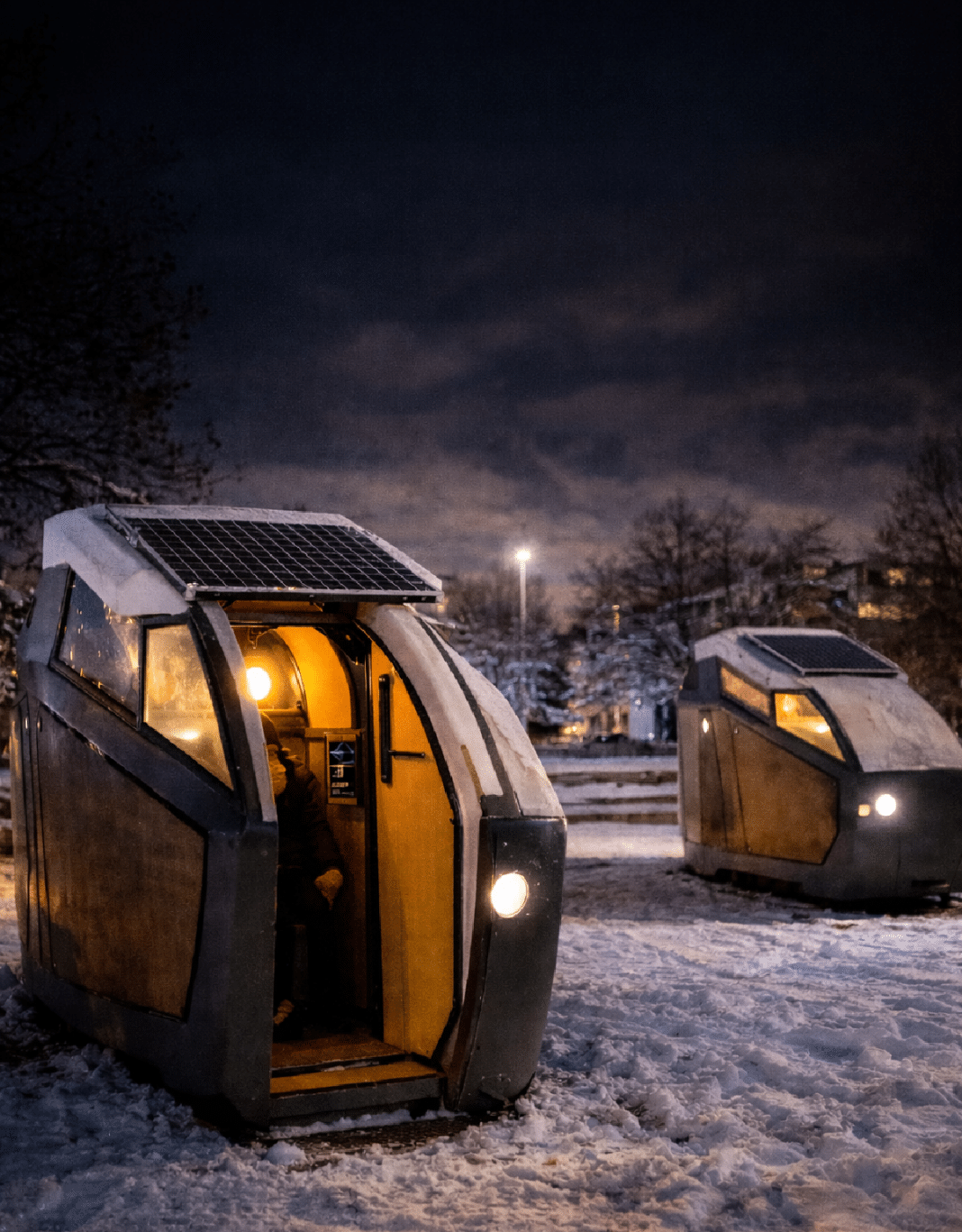 Essas cápsulas solares nas ruas da Alemanha estão mudando a forma de cuidar de quem vive sem teto