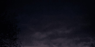 Essas cápsulas solares nas ruas da Alemanha estão mudando a forma de cuidar de quem vive sem teto