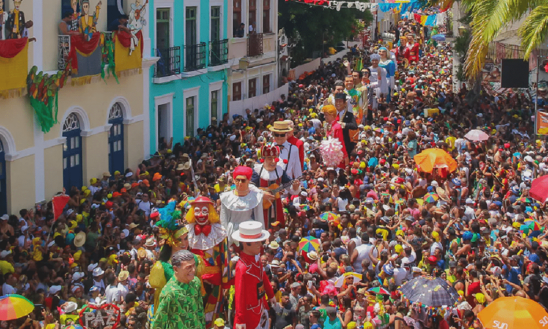 EUA emitem alerta urgente para quem vai ao Brasil no Carnaval