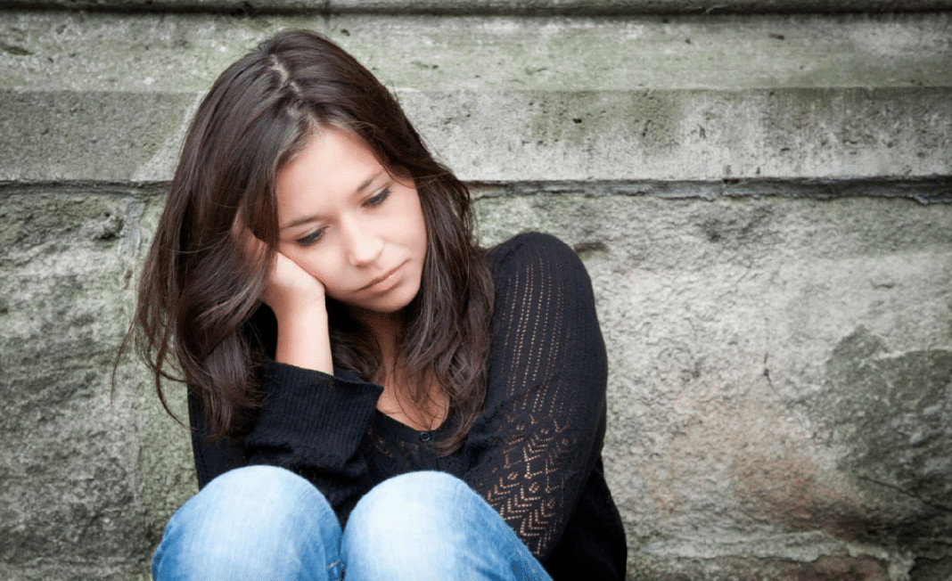 Frases que pessoas emocionalmente esgotadas costumam repetir, segundo a psicologia